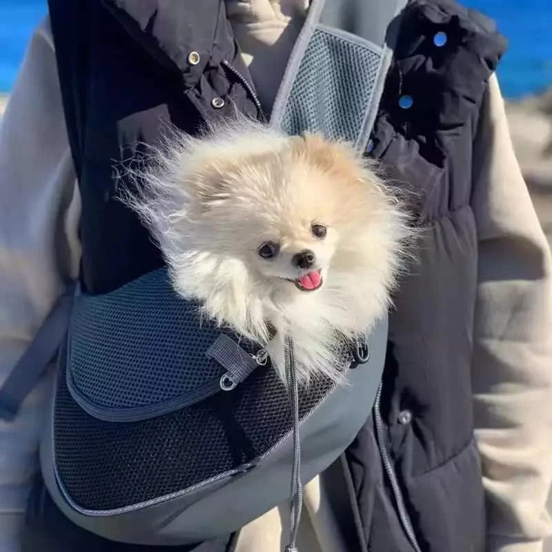 Sac pour chien SlingPet confortablement installe